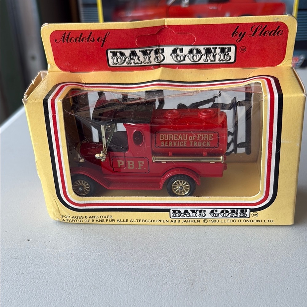 Lledo Days Gone Fire Service Truck Model